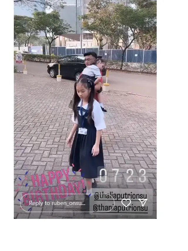 9 Momen Sarwendah Beri Kejutan Ulang Tahun ke Thalia dan Thania, Ruben Onsu Tak Terlihat
