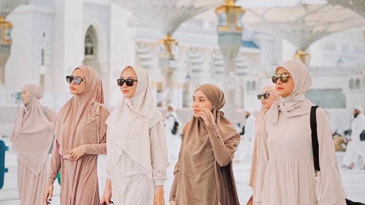 Potret Kenangan Lula Lahfah Bareng Sahabat, Hangat dan Mengharukan