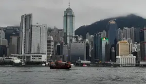 Suhu Hong Kong Pecahkan Rekor Tertinggi Imbas Topan Dolphin