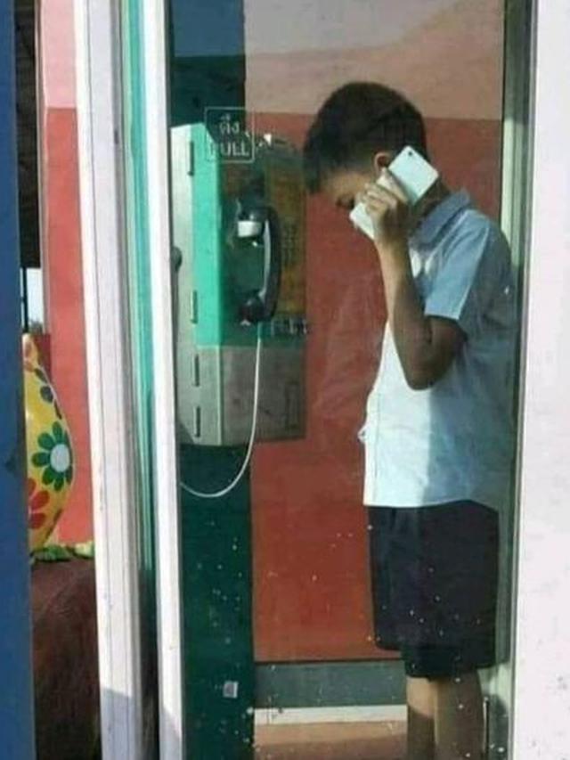 6 Tingkah Gokil Orang Ini Sangat Tidak Berfaedah, Absurd Banget