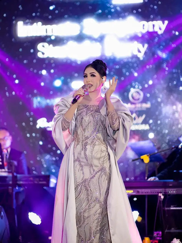 5 Potret Penyanyi Dangdut Banyuwangi Suliyana, Pernah Viral Bawakan 'Cundamani' Dengan Aransemen Megah