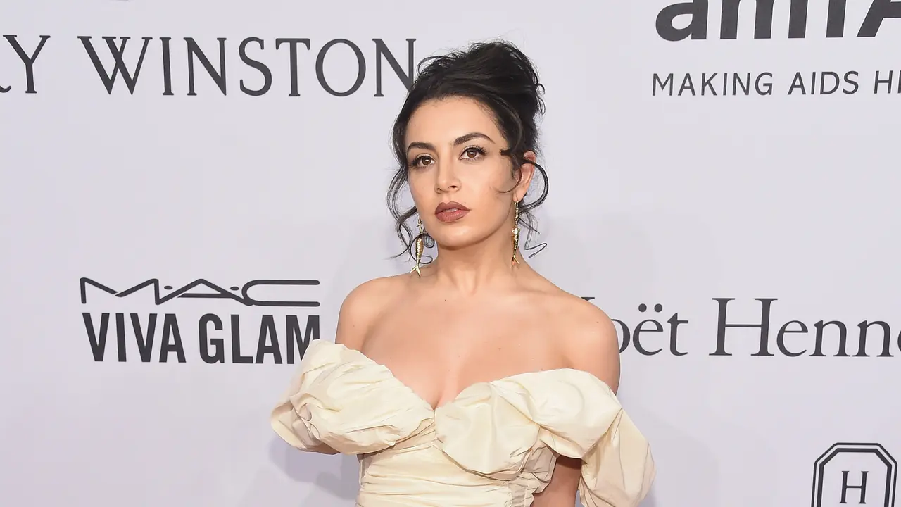 [Bintang] Charli XCX