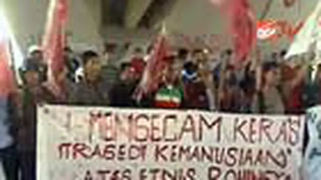 Mahasiswa Protes Pembantaian Muslim Rohingya