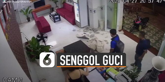 VIDEO: Apes, Pria Senggol Guci Raksasa di Hotel Hingga Pecah