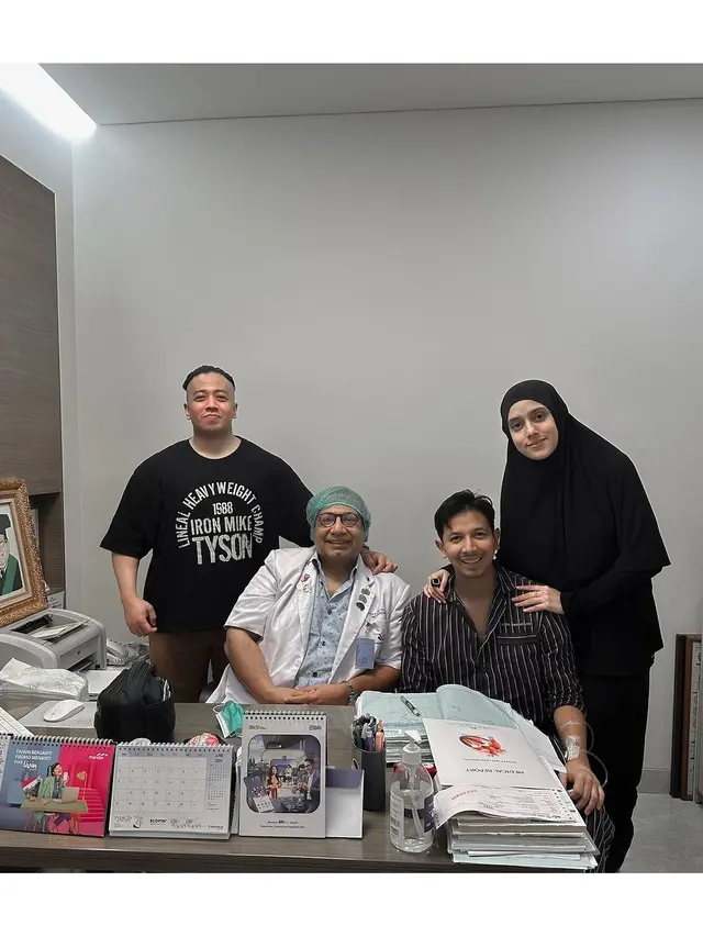 6 Potret Fairuz A Rafiq Jaga Sonny Septian, Alami Penyempitan Pembuluh Darah di Kepala