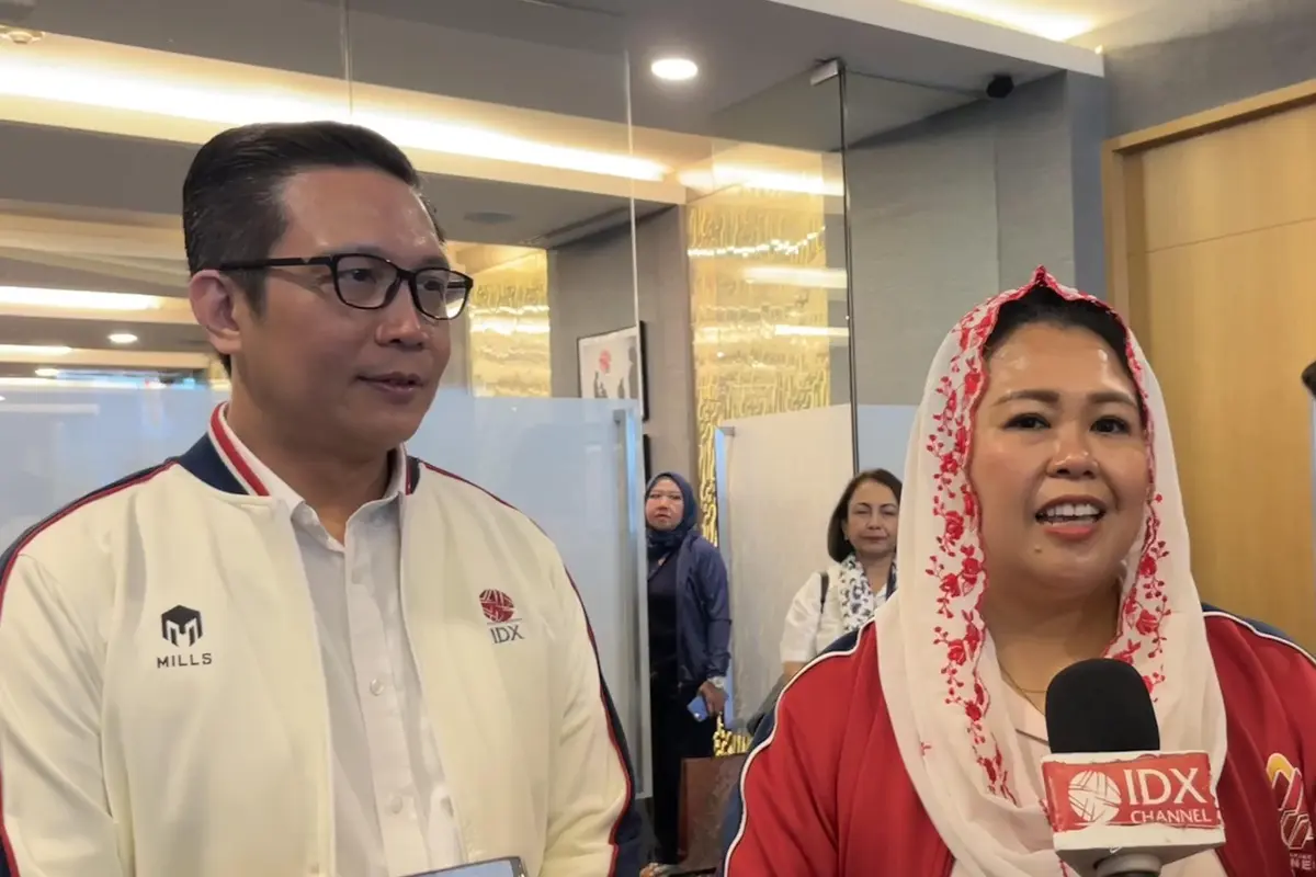 Yenny Wahid mendorong atlet panjat tebing yang berada di bawah naungannya untuk melek investasi.