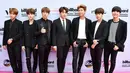 "Kami tahu iHeartRadio Music Awards menarik perhatian. BTS punya jadwal yang padat termasuk menyiapkan album. Sayang mereka tak bisa hadir di ajang tersebut," ujar BigHit Entertainment seperti yang dilansir dari Seoul Kyeongje. (Foto: people.com)