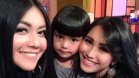 Denada, Shakira Aurum, dan Ayu Ting Ting. (Instagram/denadaindonesia)