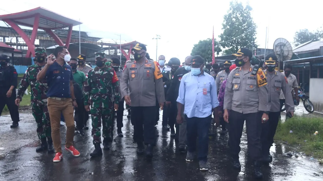 Kapolda Papua Irjen Paulus Waterpaw meninjau langsung kegiatan pilkada susulan di Kabupaten Boven Digoel, pada Senin (28/12/2020) kemarin.