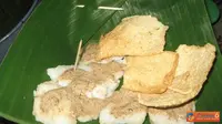 Bernostalgia Dengan Panganan Cabuk Rambak