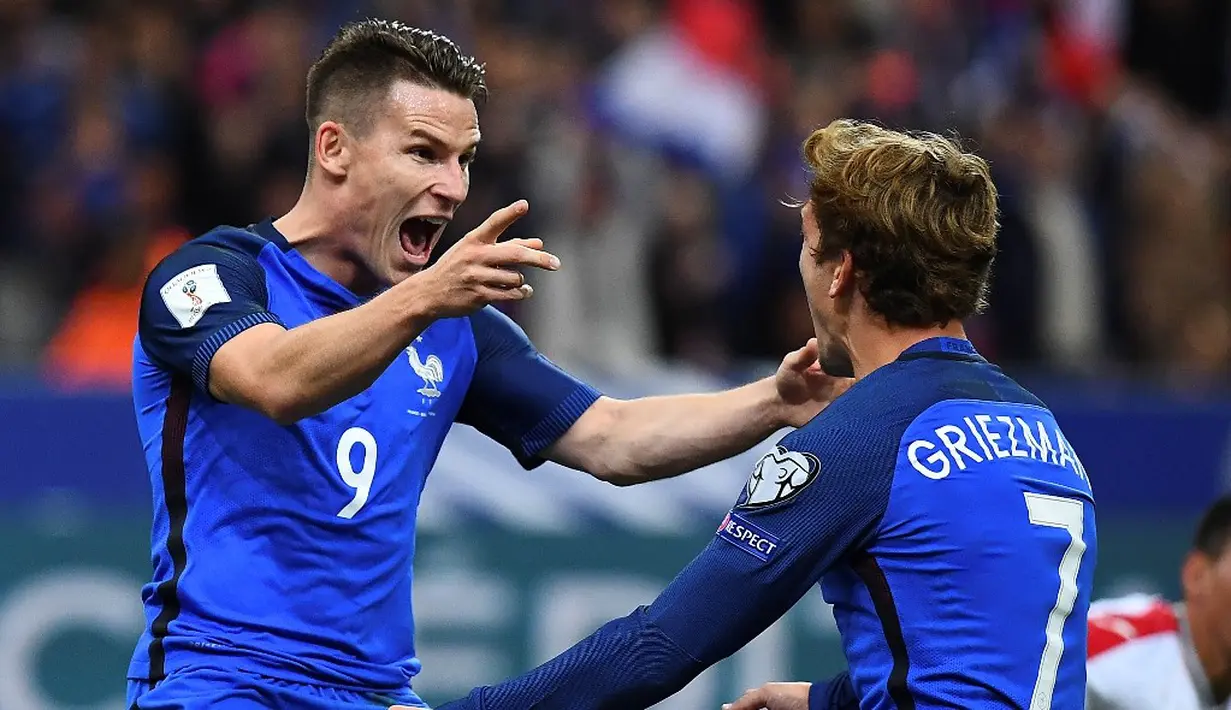 Striker Prancis, Kevin Gameiro, merayakan golnya ke gawang Bulgaria pada laga lanjutan Grup A Kualifikasi Piala Dunia 2018, di Stadion Stade de France, Sabtu (8/10/2016) dini hari WIB. (AFP/Franck Fife)