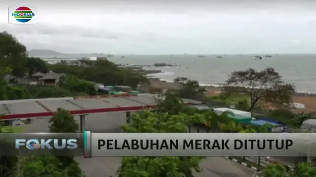 Akibat Cuaca Buruk, Antrean Kendaraan Mengular di Pelabuhan Merak
