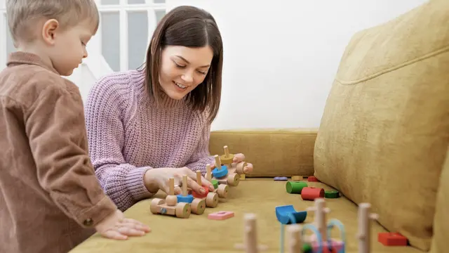 terapi bermain juga memiliki peran penting dalam meningkatkan keterampilan sosial anak.