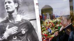Sepanjang hidupnya, Miklos Feher hanya mampu mempersembahkan 1 gelar untuk Benfica, yaitu Taça de Portugal 2003/04. Namun, nama striker asal Hungaria tersebut abadi di Estadio da Luz. (Foto: AFP/Miguel Riopa)