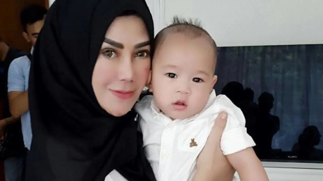 [Bintang] Amy Qanita dan Rafathar Malik Ahmad