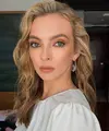 Jodie Comer merupakan sosok perempuan tercantik di dunia menurut matematika. Kesempurnaan wajahnya terhitung secara rasio.