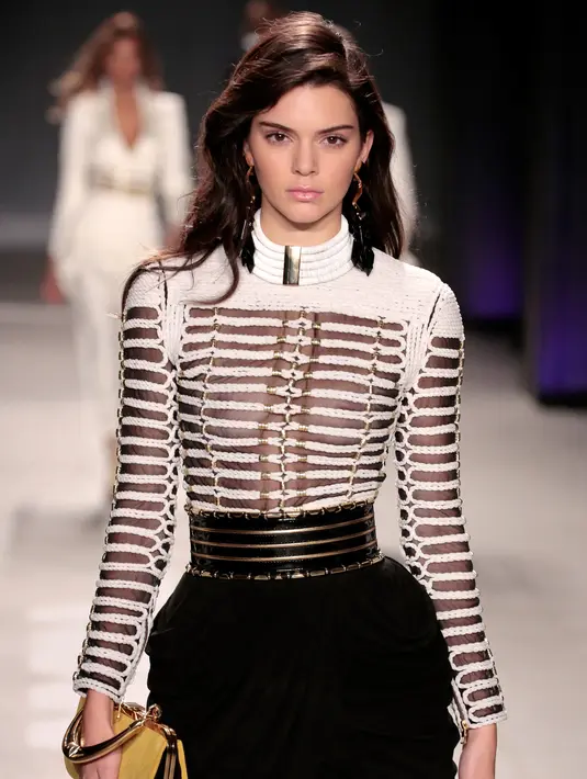 Menjadi model Victoria’s Secret Fashion Show menjadi kado terindah bagi Kendall Jenner yang baru bertambah usia menjadi 20 tahun pada 3 November 2015. (AFP/Bintang.com)