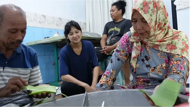 6 Potret Keakraban Indah Permatasari dan Mertua, Bak Orangtua Kandung