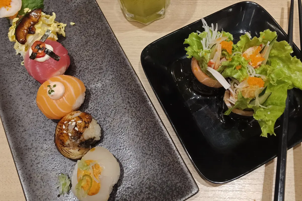 4 Hidangan Sushi Premium Berbentuk Bulat yang Patut Dicoba