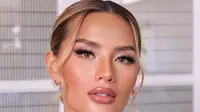 Zahwa Massaid di tujuh bulanan Aaliyah Massaid. [@deanmua_]
