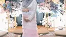 Aurel Hermansyah saat bridal shower pun mengenakan dress ruffle pink biru dari brand Asky Febrianti. @aurelie.hermansyah