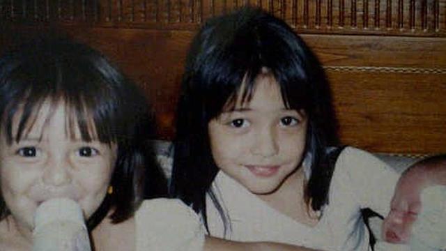 Potret Masa Kecil 6 Artis Wanita dengan Saudara Perempuannya, Menggemaskan