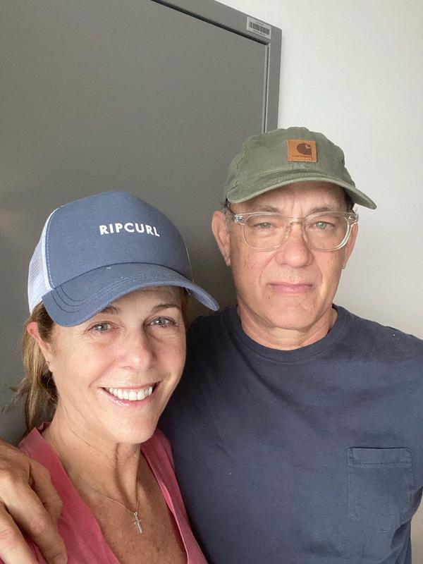 Tom Hanks dan Rita Wilson kini tengah diisolasi. (Instagram/tomhanks)