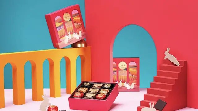 Kotak sedang cokelat Venchi