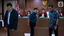 Terpidana kasus korupsi proyek e-KTP Andi Narogong, Setya Novanto dan Irvanto Hendra Pambudi Cahyo (kiri ke kanan) saat menjadi saksi dalam sidang lanjutan dugaan korupsi e-KTP dengan terdakwa Markus Nari di Pengadilan Tipikor, Jakarta, Rabu (2/10/2019). (Liputan6.com/Helmi Fithriansyah)