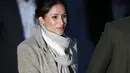 Meghan sendiri sudah cukup malu saat ayahnya menjual foto dirinya yang tengah berbelanja untuk hadir di royal wedding pada paparazzi. (Adrian Dennis - AFP)