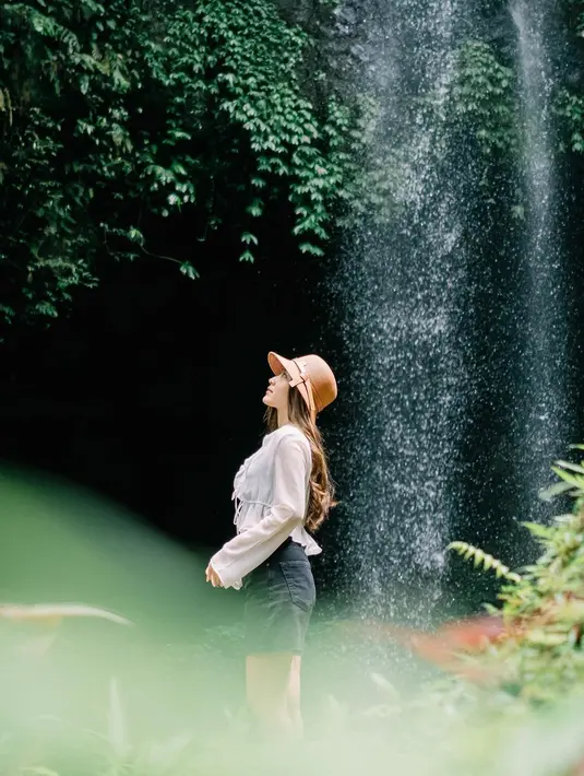 Netter kompak beri pujian atas pesona Wilona. Namun beberapa dari mereka membawa-bawa nama Verrel Bramasta. [Instagram @natashawilona12]