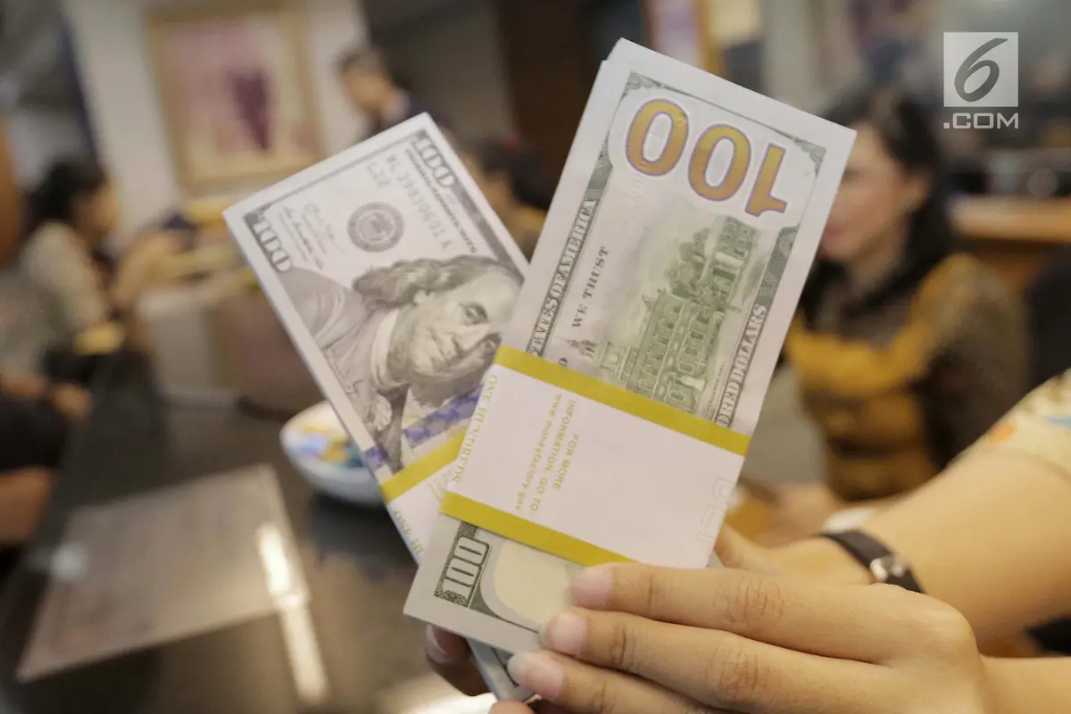 Rupiah Tembus 13.820 per Dolar AS