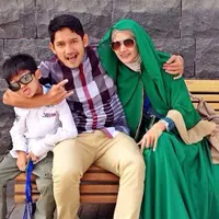 Ibnu Jamil dan keluarga. (Instagram/maulajamilo11)