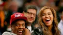 Rapper asal Amerika ini sempat dikabarkan tak senang dengan kabar hamilnya Beyonce. Namun hal ini ditampik salah seorang sumber yang dilaporkan Aceshowbiz.com (7/2). (AFP/Bintang.com)