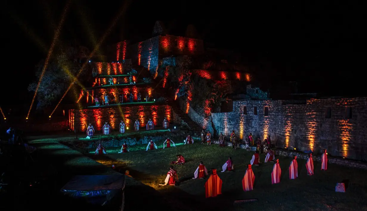 Pemandangan situs arkeologi Machu Picchu di Cusco, Peru, 1 November 2020. Benteng Inca Machu Picchu kembali dibuka pada 1 November 2020 setelah dibiarkan kosong selama hampir delapan bulan. (ERNESTO BENAVIDES/AFP)