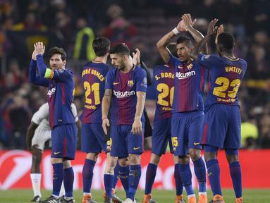 Barcelona akan bersua AS Roma pada babak perempat final Liga Champions berdasarkan hasil undian UEFA di Nyon, Swiss, Jumat (16/3/2018). (AFP/Josep Lago)