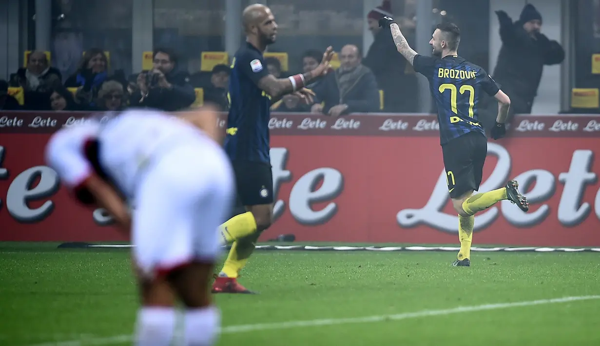 Marcelo Brozovic mencetak dua gol kemenangan Inter Milan atas Torino pada laga pekan ke-16 Serie A di Giuseppe Meazza, Minggu (11/12/2016). (AFP/Filippo Monteforte)