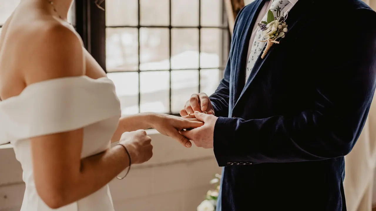 Jarak Bukan Alasan, Ini 4 Tips Mempersiapkan Pernikahan Bagi Pasangan LDR!