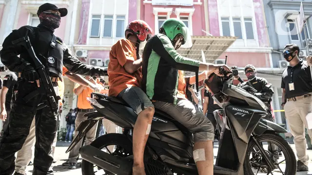 FOTO: Rekonstruksi Pembunuhan Bos Pelayaran di Kelapa Gading