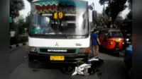 Kopaja Gilas Motor di Depan Kantor Walikota Jaksel