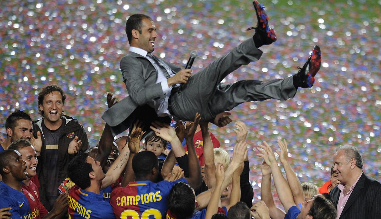Pep Guardiola kini menjadi satu dari beberapa pelatih yang layak berada di level terbaik di era sepak bola modern. Barcelona, Bayern Munchen, dan Manchester City telah dibawanya mengangkat trofi juara. (Foto: AFP/Lluis Gene)