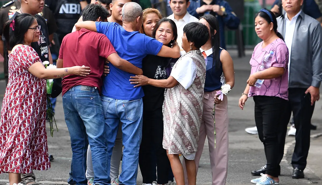Mary Jane Veloso merupakan terpidana mati kasus penyelundupan 2,6 kilogram heroin yang ditangkap di Bandara Adisutjipto, Yogyakarta, pada April 2010 silam. Mary Jane divonis hukuman mati oleh Pengadilan Negeri Sleman pada Oktober 2010. (TED ALJIBE/AFP)