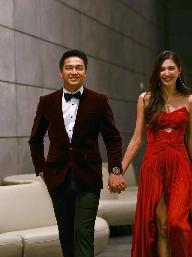 Melenggang di Red Carpet, Ini 7 Potret Mesra Mikha Tambayong dan Deva Mahenra