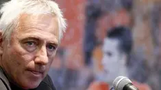 Pelatih Belanda, Bert Van Marwijk dalam sesi konferensi pers usai latihan yang berlangsung di Wits University, Johannesburg, 20 Juni 2010. AFP PHOTO / THOMAS COEX 