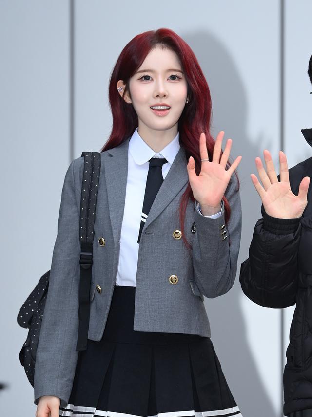 5 Potret Seiun STAYC Pamer Gaya Rambut Baru di KNOWING BROTHER, Makin Fresh dan Memukau (credit: xportsnews).