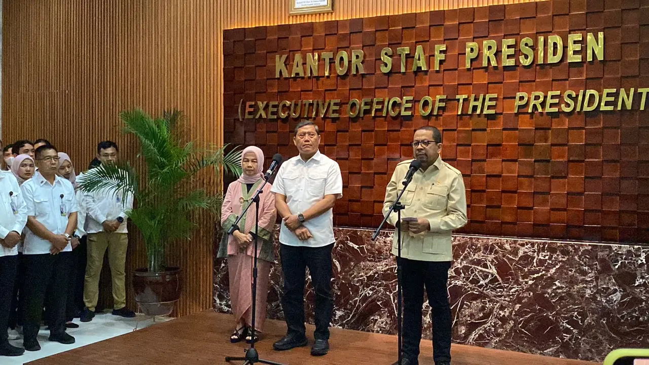 Serah terima jabatan (sertijab) Kepala Staf Kepresidenan (KSP) dari Anto Mukti (AM) Putranto ke Muhammad Qodari.