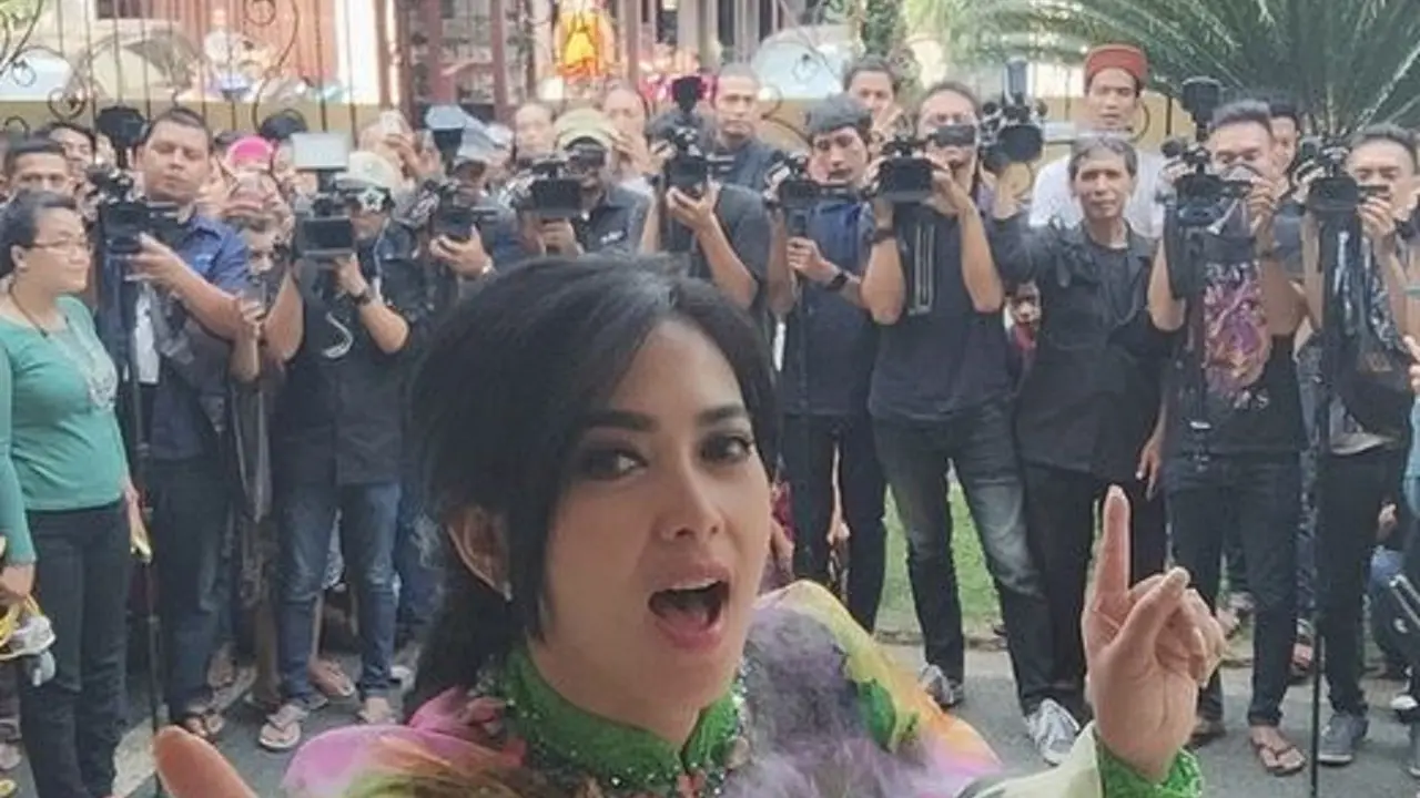 Syahrini 