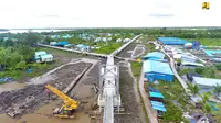 Kementerian PUPR telah menyelesaikan pembangunan jembatan gantung dan jalan lingkungan di Kampung Kaye, Distrik Agats, Kabupaten Asmat, Papua. (Dok Kementerian PUPR).