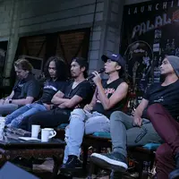 Grup band Slank baru saja merilis album ke-22 mereka yang bertajuk ‘Palalopeyank’. Sedikit ada yang berbeda di albumnya ini dengan ketidakhadiran Abdee Negara, salah satu personel Slank. (Galih W. Satria/Bintang.com)