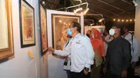 Pameran seni yang bertajuk Sewu Gandrung ini melibatkan 65 seniman dan 22 fotografer.